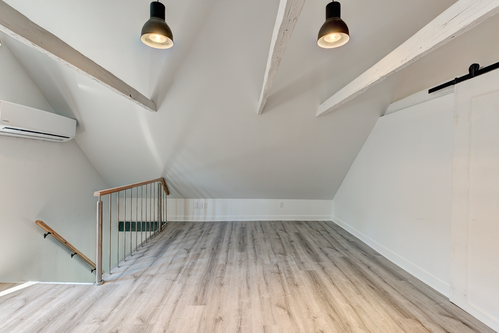 HOUSE FOR RENT, LAVAL (PONTVIAU) Gestion Immobilière Royal Inc